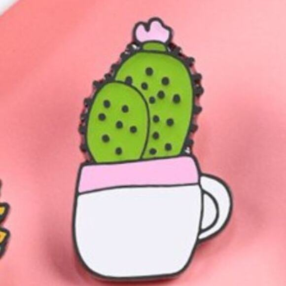 Cactus in Coffee or Tea Cup Pin Brooch - Picture 1 of 2